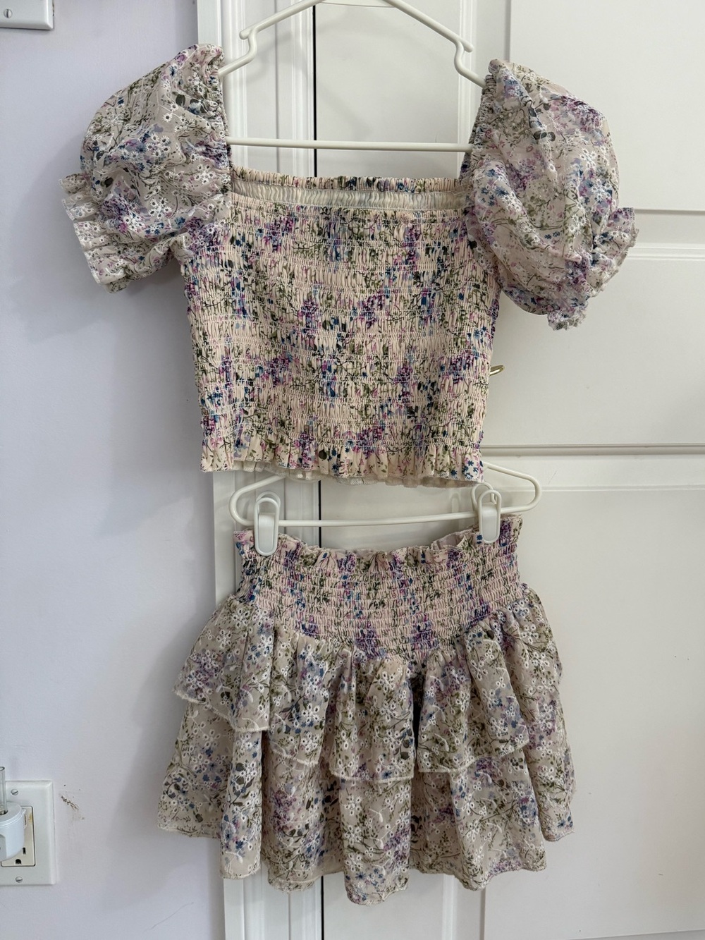 Katie J NYC Cream Floral Smocked Two-Piece Set Size Medium